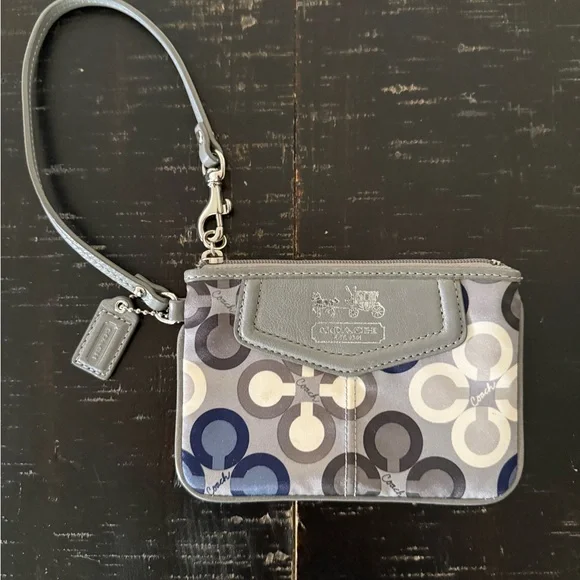 🩶💙Coach Gray & Navy Wristlet, Like New! - Picture 5 of 8